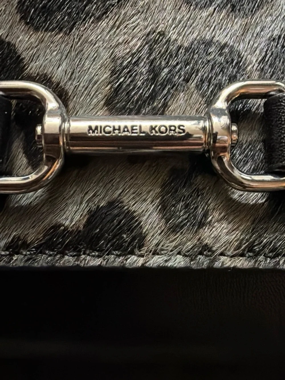 Michael Kors Leather Carson Large Wallet On A Chain Leopard Hair Calf-Black/Grey